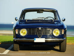 Image 5/26 de Alfa Romeo Giulia 1600 Sprint GT (1966)