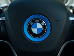 Image 18/33 of BMW i8 Coupé (2015)
