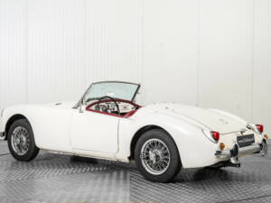 Image 6/50 of MG MGA 1500 (1957)