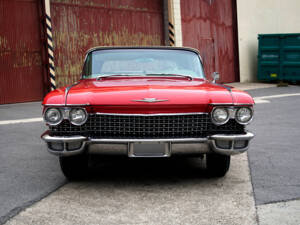 Image 4/18 of Cadillac DeVille Convertible (1960)