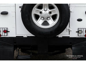 Image 15/21 de Land Rover Defender 90 (1996)