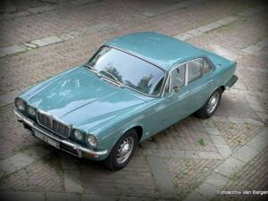 Bild 13/21 von Jaguar XJ 6 4.2 (1974)