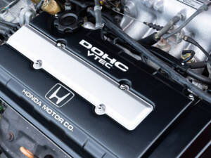 Image 74/80 of Honda CRX (1991)