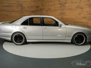 Immagine 10/19 di Mercedes-Benz E 55 AMG (2001)