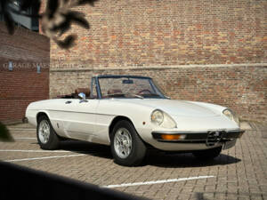 Afbeelding 1/72 van Alfa Romeo 2000 Spider Veloce (1981)