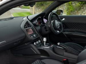 Image 16/22 of Audi R8 V10 (2014)