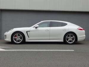 Image 6/98 of Porsche Panamera S (2010)