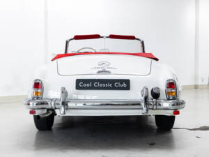 Image 8/31 of Mercedes-Benz 190 SL (1961)