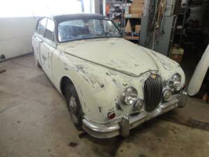 Bild 32/32 von Jaguar 240 (1968)