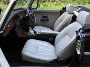 Image 12/17 of MG MGB (1978)