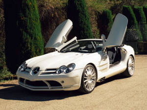 Image 12/17 of Mercedes-Benz SLR McLaren (2008)