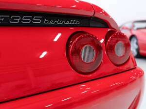 Imagen 20/39 de Ferrari F 355 Berlinetta (1997)