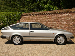 Image 27/50 of Alfa Romeo GTV 6 2.5 (1983)