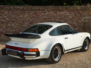 Image 24/50 of Porsche 911 Turbo 3.3 (1986)