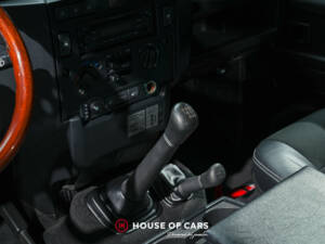 Image 22/25 of Land Rover Defender 90 (2013)