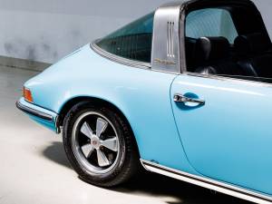 Bild 29/40 von Porsche 911 2.2 E (1969)