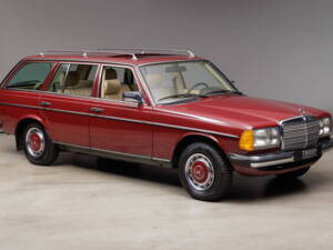 Image 5/50 of Mercedes-Benz 230 TE (1985)