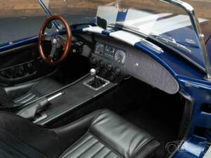 Image 7/19 of AC Cobra (1990)