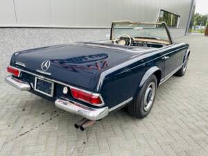 Image 12/36 of Mercedes-Benz 230 SL (1967)