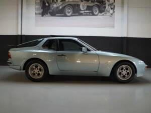 Image 3/50 de Porsche 944 Turbo (1986)