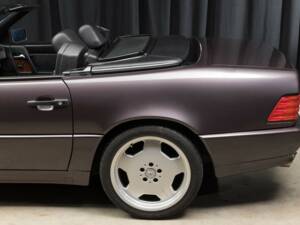 Image 10/43 of Mercedes-Benz 300 SL (1992)