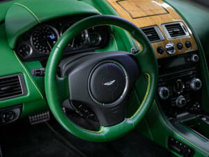 Immagine 11/43 di Aston Martin V8 Vantage (2010)