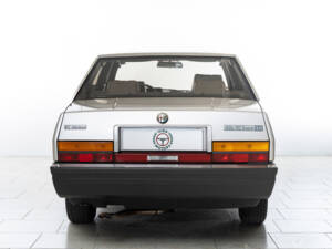 Bild 8/49 von Alfa Romeo 90 2.0 V6 Super (1987)