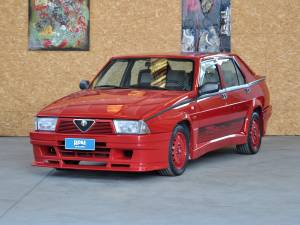 Imagen 4/50 de Alfa Romeo 75 1.8 Turbo Evoluzione (1987)