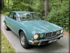 Bild 19/21 von Jaguar XJ 6 4.2 (1974)
