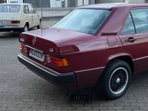 Image 5/13 of Mercedes-Benz 190 E 1.8 (1990)