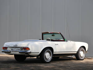 Image 32/56 de Mercedes-Benz 280 SL (1969)