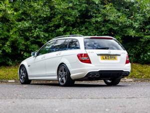 Image 12/50 of Mercedes-Benz C 63 AMG T (2013)