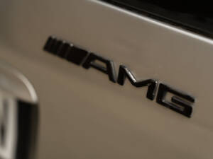 Image 14/37 of Mercedes-Benz C 43 AMG T (1998)