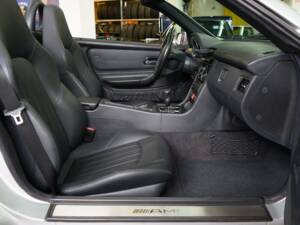 Immagine 22/50 di Mercedes-Benz SLK 32 AMG (2002)
