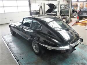 Bild 9/50 von Jaguar E-Type V12 (2+2) (1972)