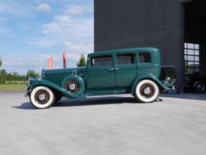 Image 2/15 of Pierce-Arrow Model 54 Sedan (1932)