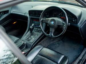 Image 4/45 de BMW 850i (1991)