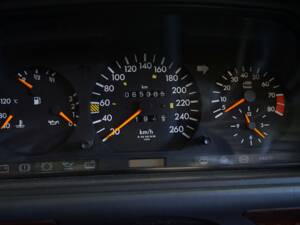 Image 35/42 de Mercedes-Benz 300 CE-24 (1993)