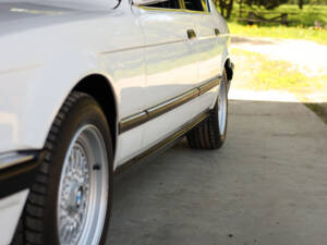 Bild 61/70 von BMW 735i (1991)