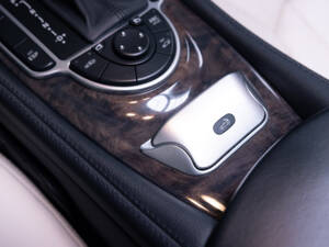 Image 18/43 de Mercedes-Benz SL 55 AMG (2007)