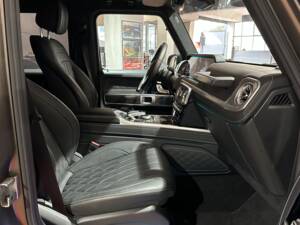 Image 12/33 of Mercedes-Benz G 400 d (lang) (2020)