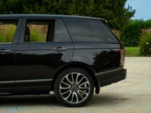 Immagine 27/50 di Land Rover Range Rover Autobiography SDV8 (2013)