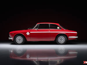 Image 1/30 of Alfa Romeo Giulia GTA 1300 Junior (1968)