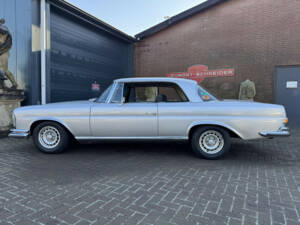 Image 8/21 de Mercedes-Benz 280 SE 3,5 (1970)