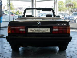 Afbeelding 4/18 van BMW 320i (1992)