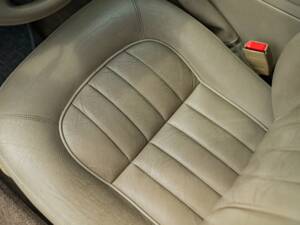 Afbeelding 23/50 van Jaguar XJ6 3.2 (1995)