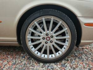 Image 21/25 de Jaguar XJ 8 4.2 (2003)