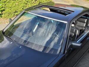 Afbeelding 8/31 van Mercedes-Benz 560 SEC (1991)