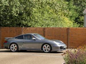 Image 22/23 of Porsche 911 Carrera 4S (2004)