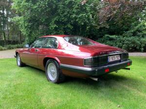 Image 3/5 of Jaguar XJS 5.3 V12 (1992)